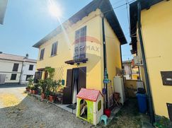 Casa Bi/Trifamiliare in Residenziale