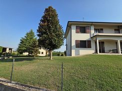 Casa Bi/Trifamiliare in Residenziale