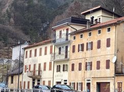 Casa Bi/Trifamiliare in Residenziale