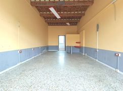 Negozio/Locale commerciale in Commerciale