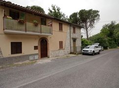 Casa Bi/Trifamiliare in Residenziale