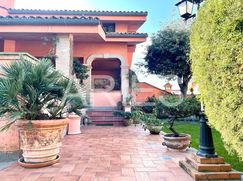 Casa Bi/Trifamiliare in Residenziale