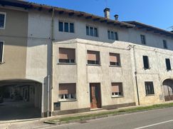 Casa Bi/Trifamiliare in Residenziale