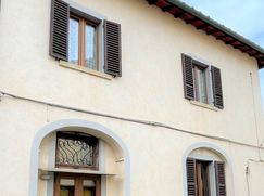 Casa Bi/Trifamiliare in Residenziale