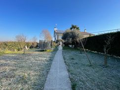 Casa Bi/Trifamiliare in Residenziale