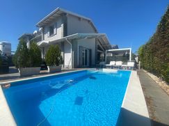 Casa Bi/Trifamiliare in Residenziale