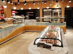 Attività/Licenza (con o senza mura) in Commerciale