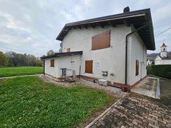 Casa Bi/Trifamiliare in Residenziale