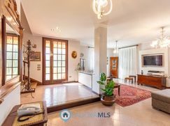 Casa Bi/Trifamiliare in Residenziale