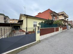 Casa Bi/Trifamiliare in Residenziale