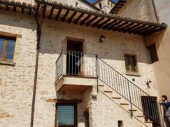 Casa Bi/Trifamiliare in Residenziale