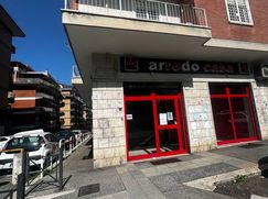 Negozio/Locale commerciale in Commerciale