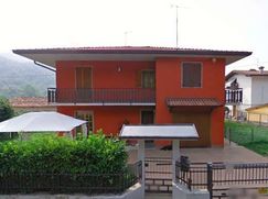 Casa Bi/Trifamiliare in Residenziale
