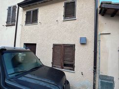 Casa Bi/Trifamiliare in Residenziale