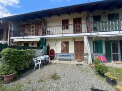 Casa Bi/Trifamiliare in Residenziale