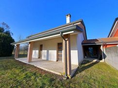 Casa Bi/Trifamiliare in Residenziale