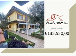 Casa Bi/Trifamiliare in Residenziale