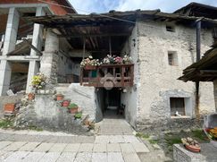 Casa Bi/Trifamiliare in Residenziale