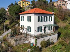 Casa Bi/Trifamiliare in Residenziale