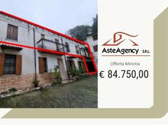Casa Bi/Trifamiliare in Residenziale