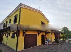 Casa Bi/Trifamiliare in Residenziale