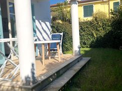 Casa Bi/Trifamiliare in Residenziale