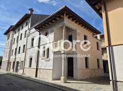 Casa Bi/Trifamiliare in Residenziale