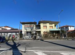 Casa Bi/Trifamiliare in Residenziale