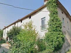 Casa Bi/Trifamiliare in Residenziale