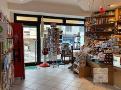 Attività/Licenza (con o senza mura) in Commerciale