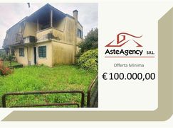 Casa Bi/Trifamiliare in Residenziale