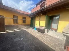 Casa Bi/Trifamiliare in Residenziale