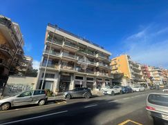Negozio/Locale commerciale in Commerciale