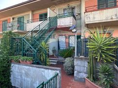 Casa Bi/Trifamiliare in Residenziale
