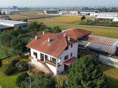 Casa Bi/Trifamiliare in Residenziale