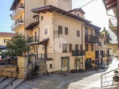 Casa Bi/Trifamiliare in Residenziale