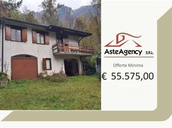 Casa Bi/Trifamiliare in Residenziale