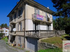 Casa Bi/Trifamiliare in Residenziale