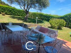 Casa Bi/Trifamiliare in Residenziale