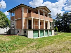 Casa Bi/Trifamiliare in Residenziale