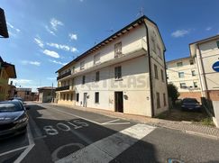 Casa Bi/Trifamiliare in Residenziale