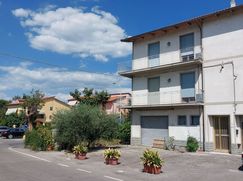 Casa Bi/Trifamiliare in Residenziale