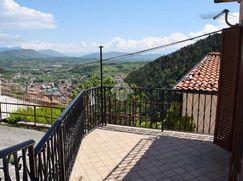 Casa Bi/Trifamiliare in Residenziale
