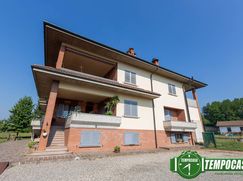 Casa Bi/Trifamiliare in Residenziale