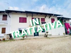Casa Bi/Trifamiliare in Residenziale