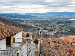Casa Bi/Trifamiliare in Residenziale