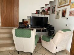 Casa Bi/Trifamiliare in Residenziale