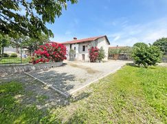 Casa Bi/Trifamiliare in Residenziale
