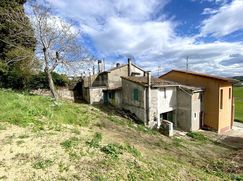 Casa Bi/Trifamiliare in Residenziale