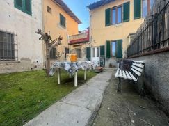 Casa Bi/Trifamiliare in Residenziale